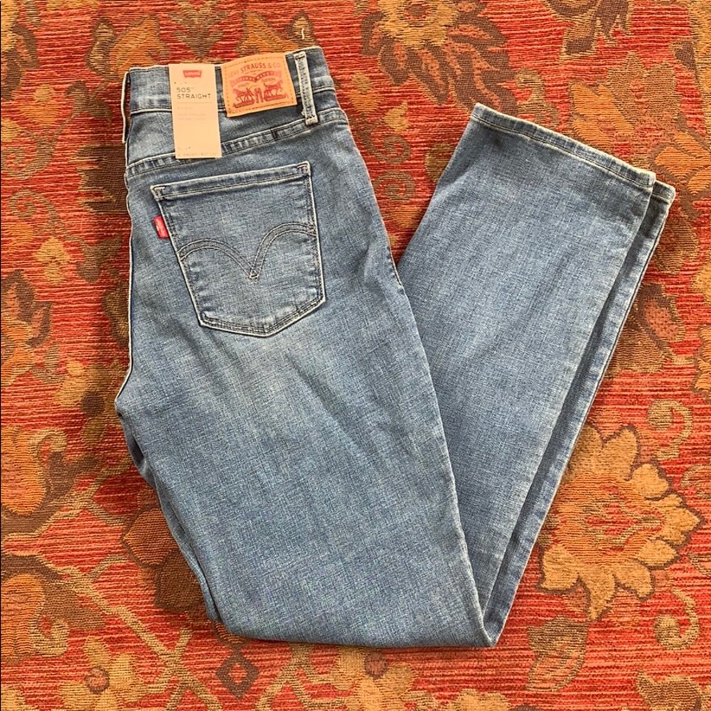 Size 4 Levi’s 505, short